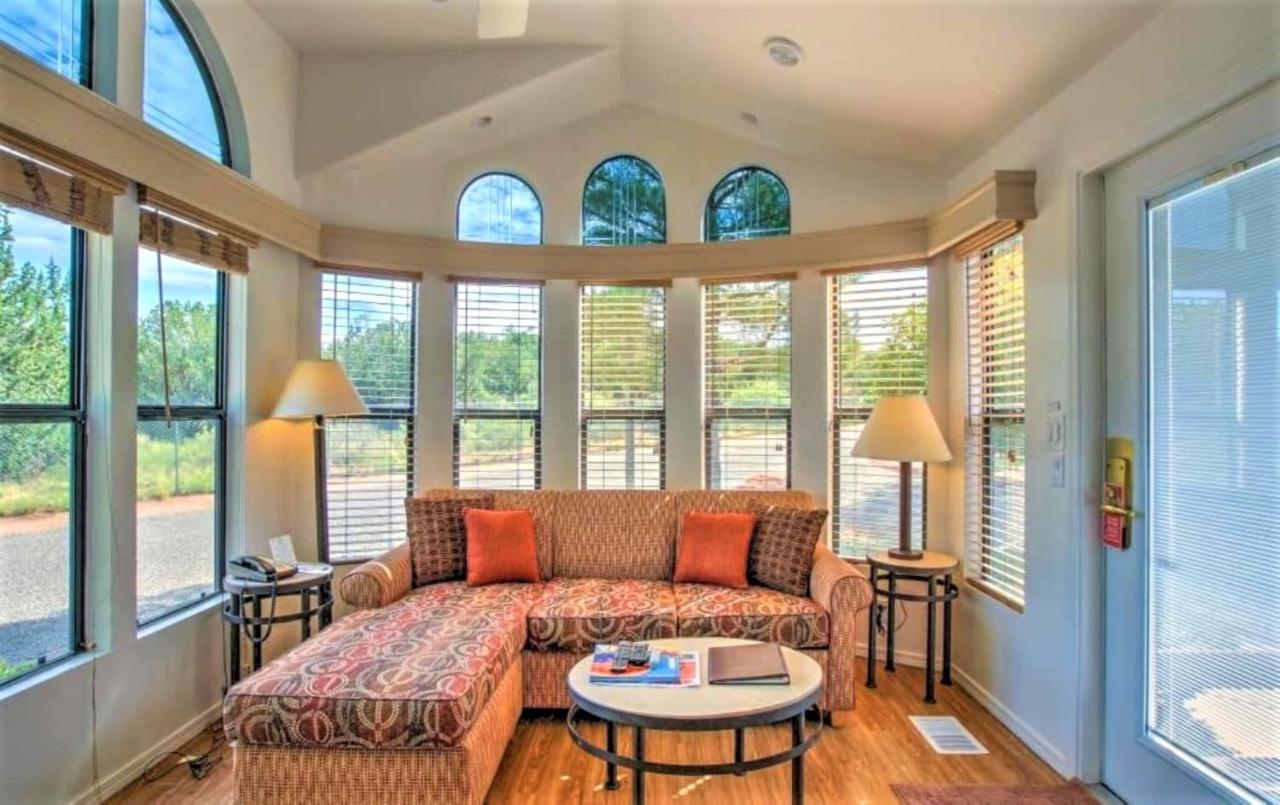 Sedona Pines Resort Exterior foto Living room