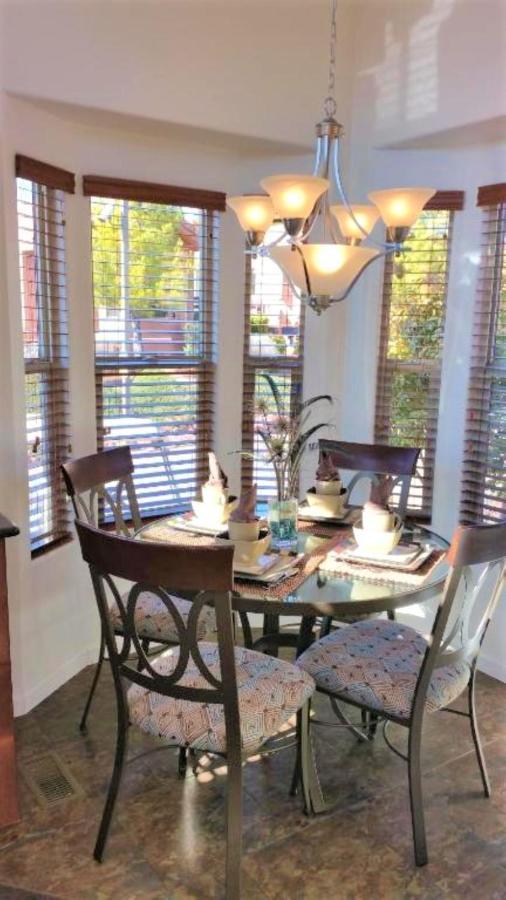 Sedona Pines Resort Exterior foto A breakfast nook