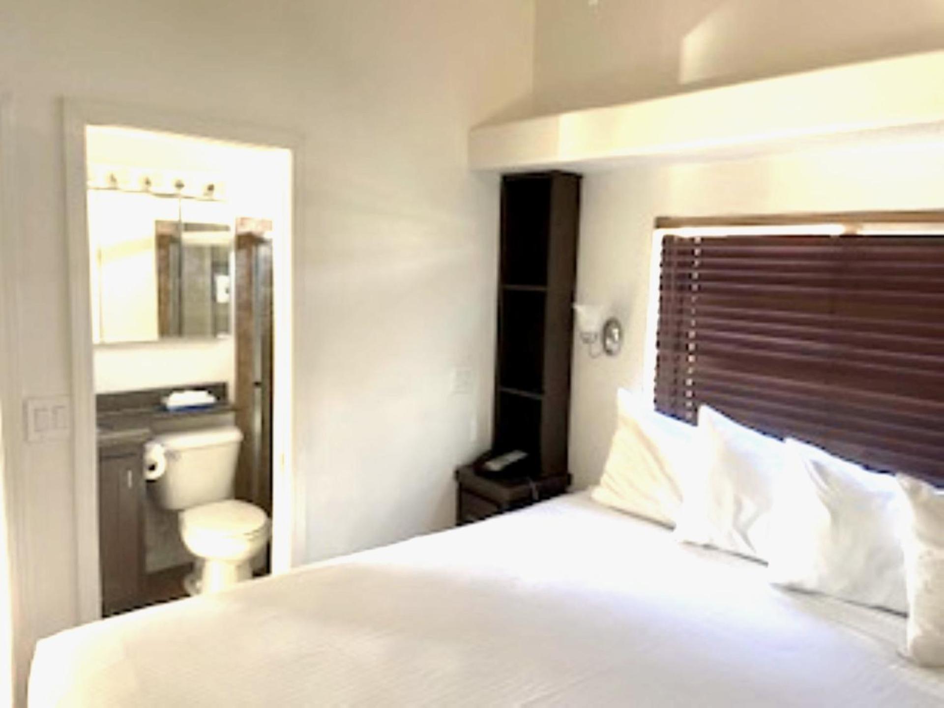 Sedona Pines Resort Exterior foto A bedroom in a 2018 model