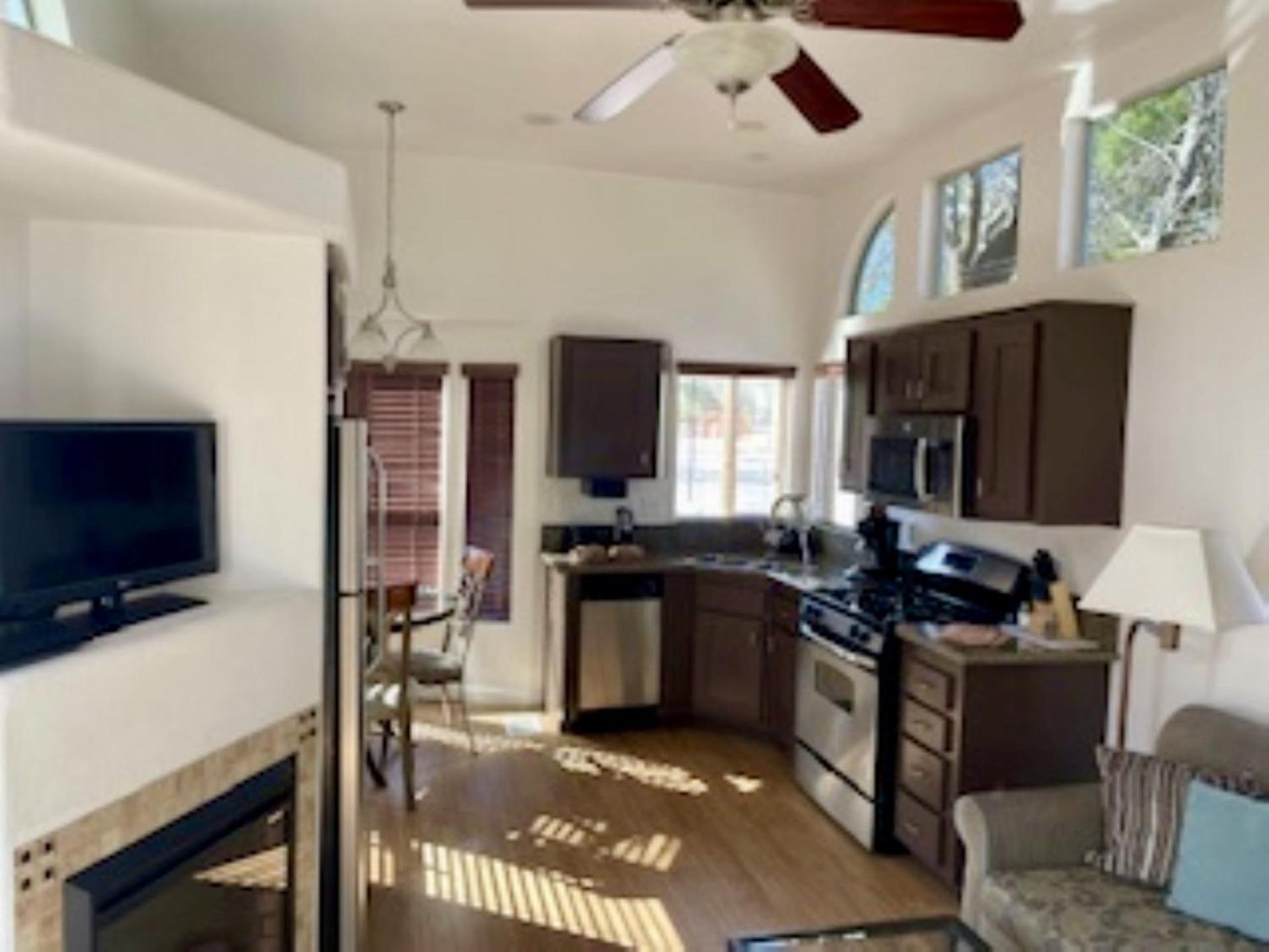 Sedona Pines Resort Exterior foto Interior of a tiny home